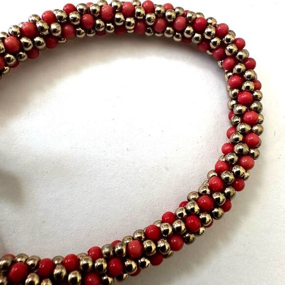 Gold tone and orange beaded stretchy cross bracelet - Picture 4 of 7